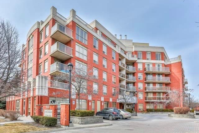 800 Sheppard Ave W