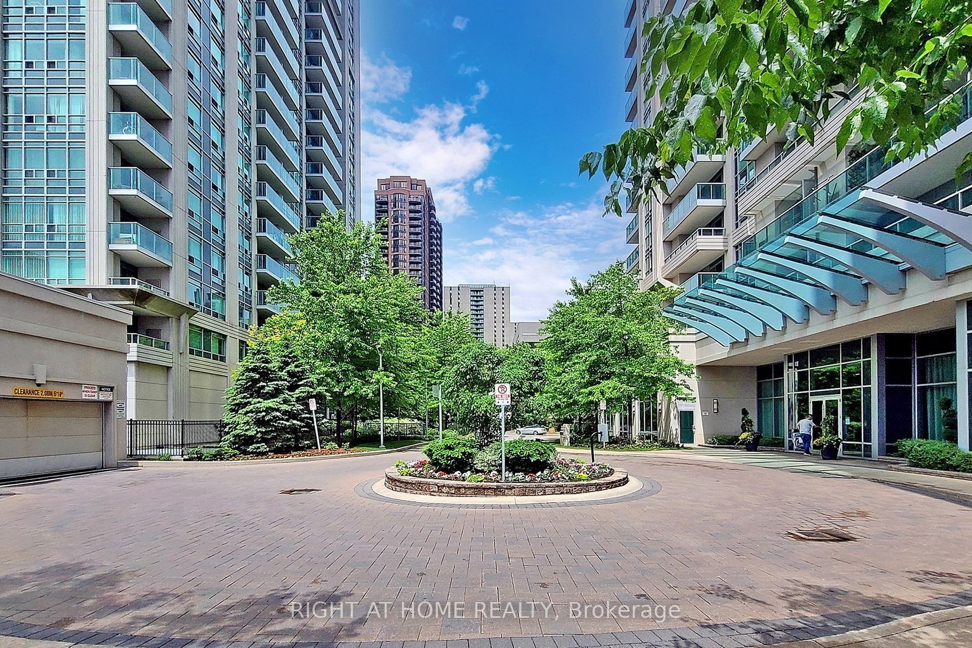 I have sold a property at 608 17 Anndale DR in Toronto
